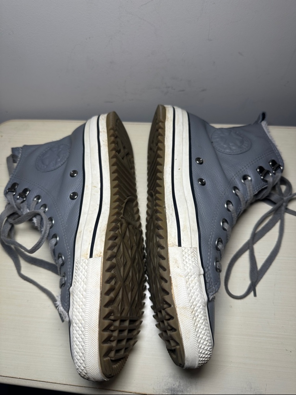 Converse leather Gray High-Top Sneakers with Faux Fur Lining - Picture 5 of 9